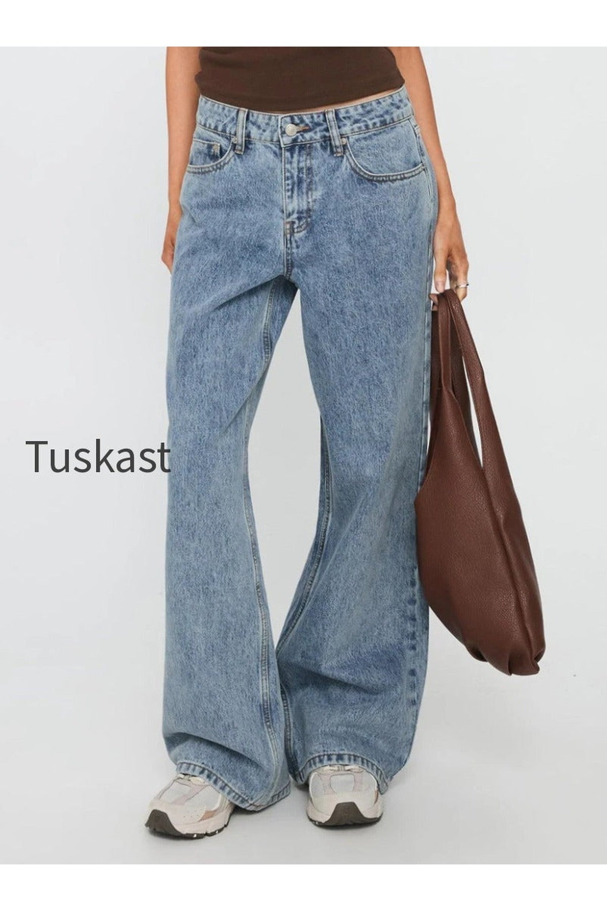 Shima Low Rise Straight Leg Jeans Light Wash