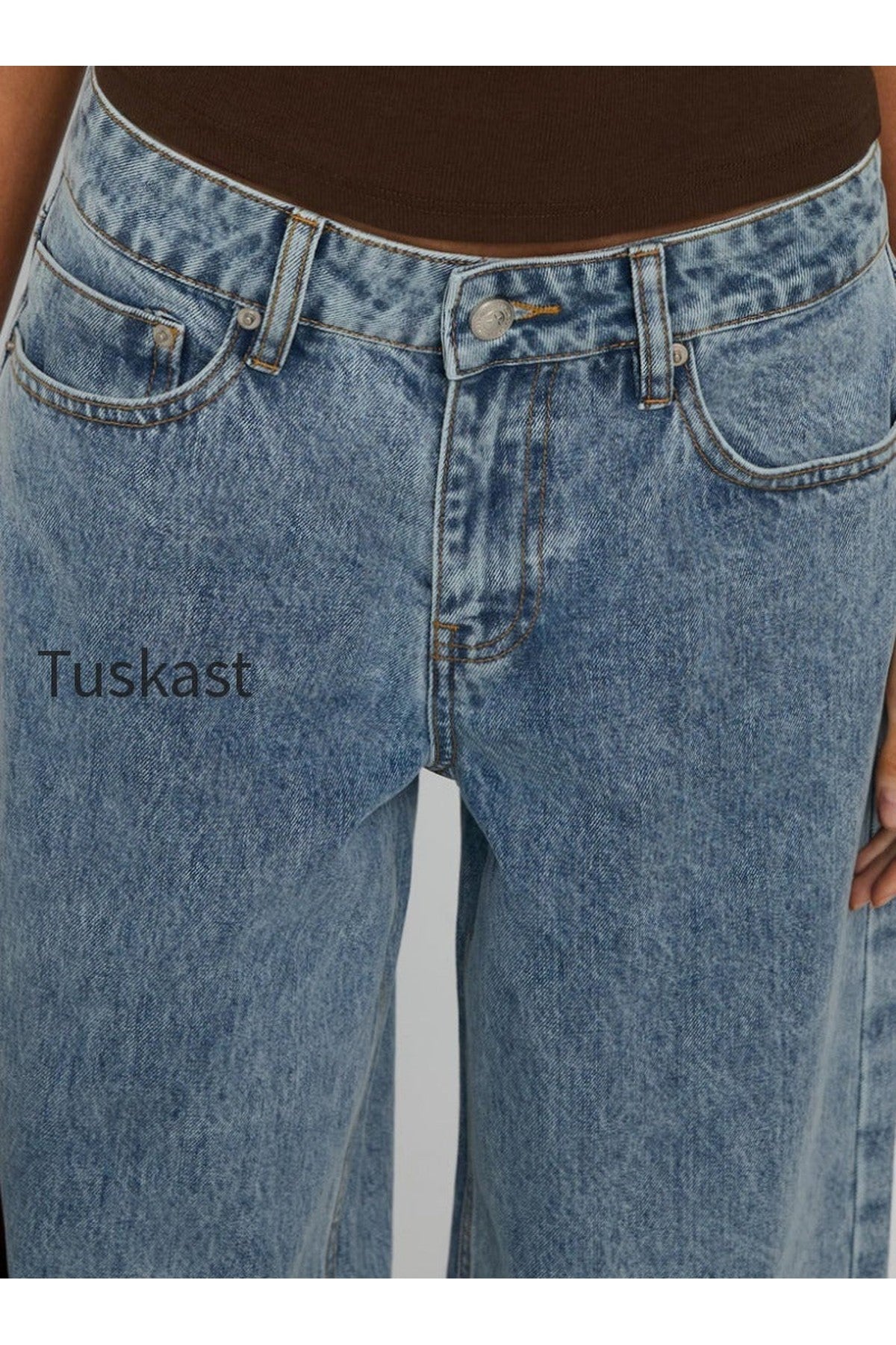 Shima Low Rise Straight Leg Jeans Light Wash